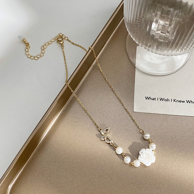 Vintage Rose Flower Necklace - by Zuprice